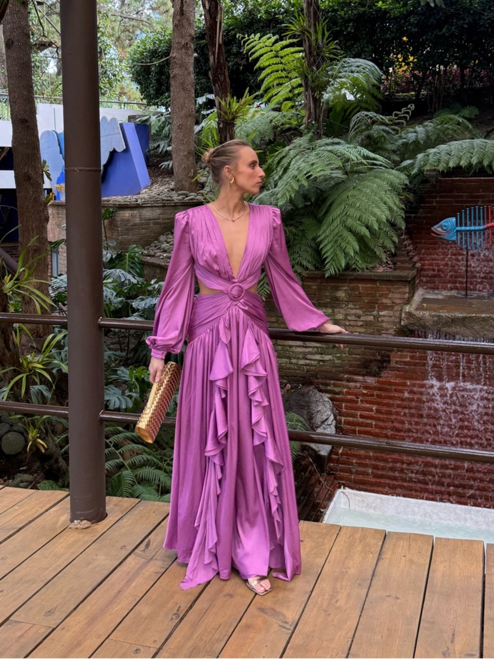 Elegant Mauve Ruffled V-Neck Evening Dress - Picture 2 of 3
